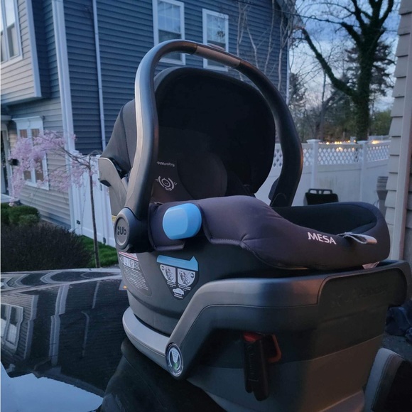 Uppababy Mesa Infant Car Seat - Picture 3 of 7